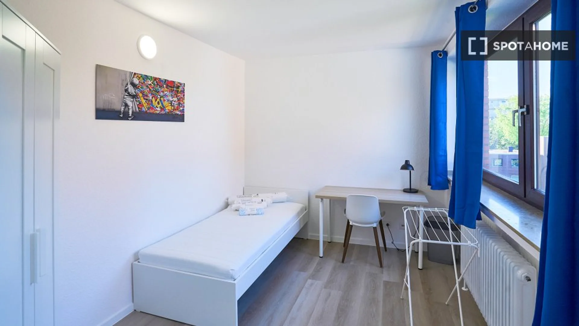 Zimmer in Studentenwohnung in  zu vermieten, voll möbliert