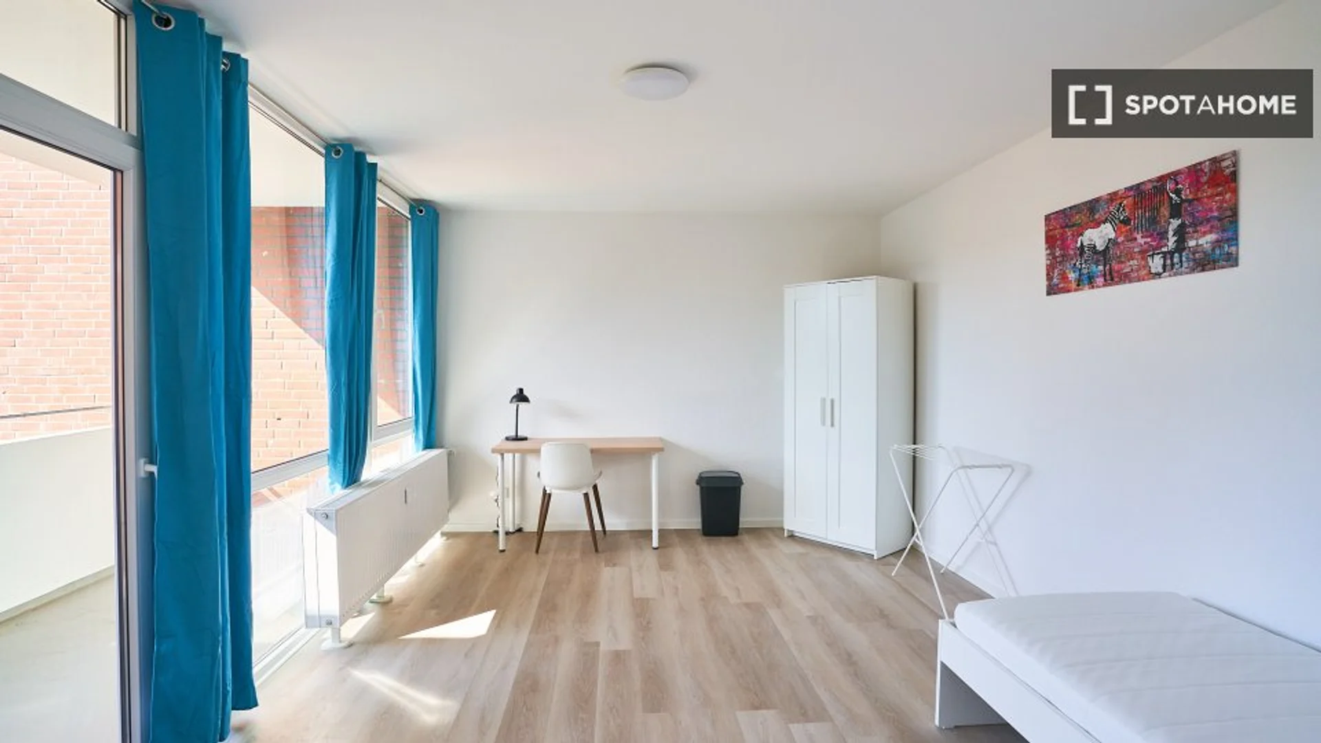 Zimmer in Studentenwohnung in  zu vermieten, voll möbliert
