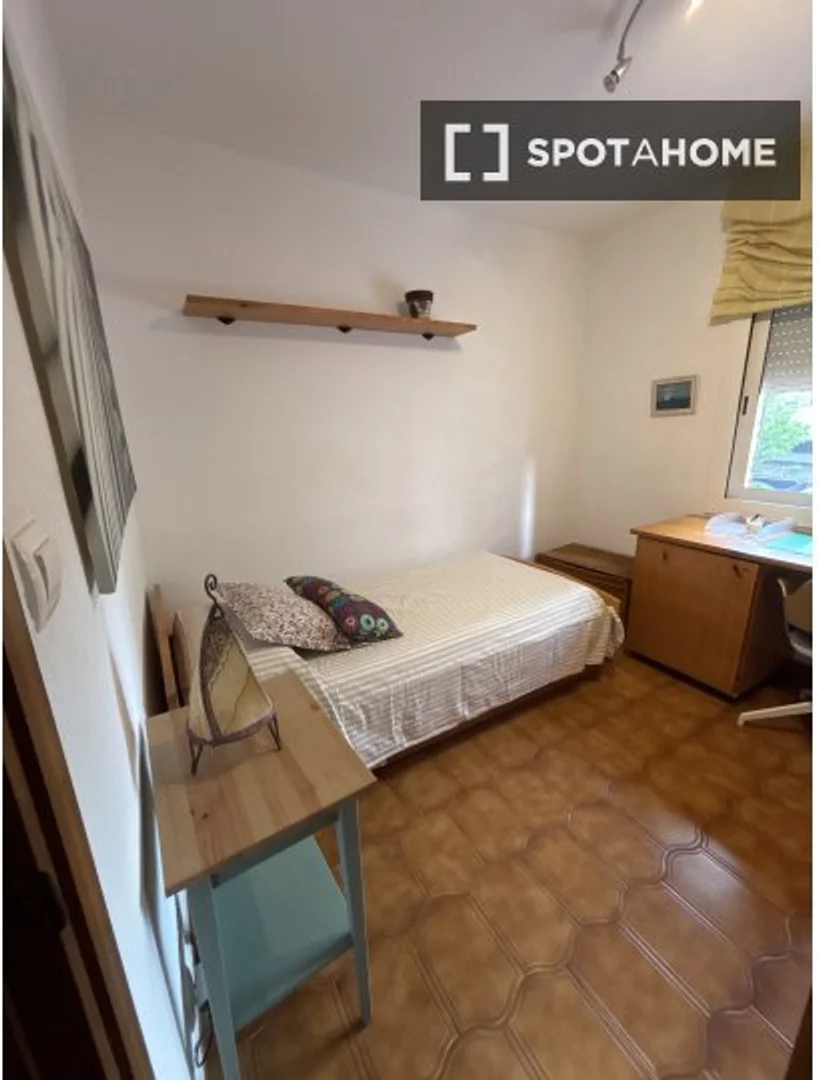 Habitación para estudiantes en  con modernas comodidades
