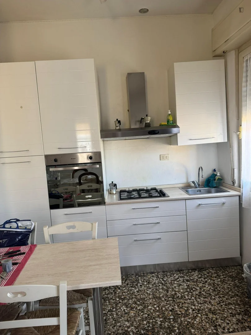 Camera accogliente per studenti disponibile a 