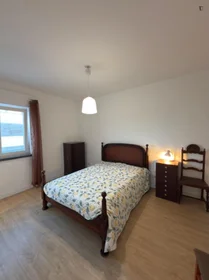 Privatzimmer in der R. Adelino Mendes, bild 1 von 10