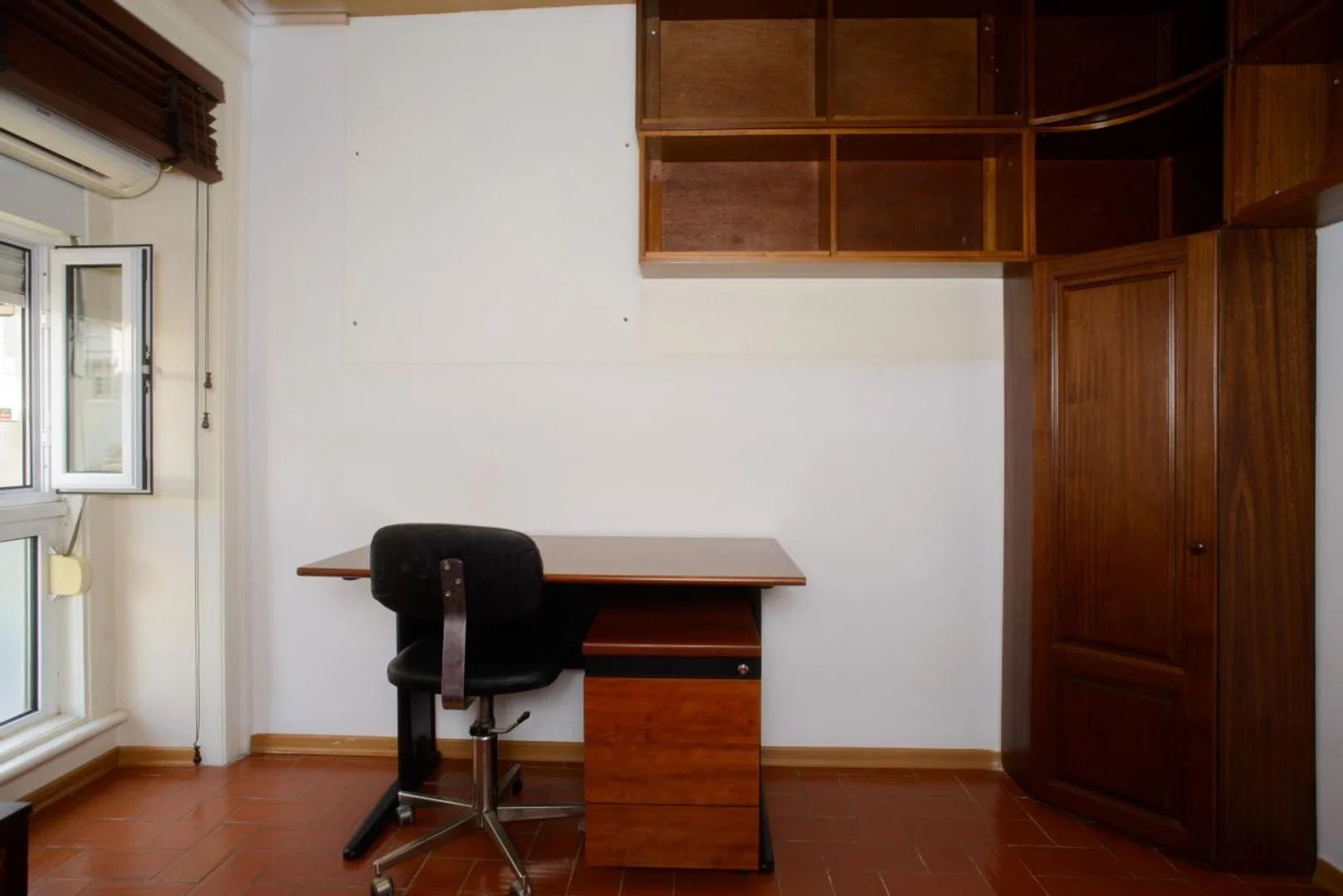 Quarto amigo do estudante em  com comodidades modernas