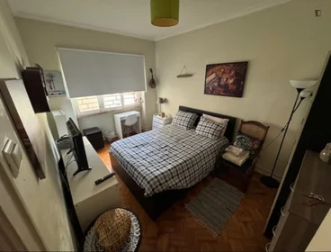 Private room at Avenida D. Rodrigo da Cunha, image 1 of 10