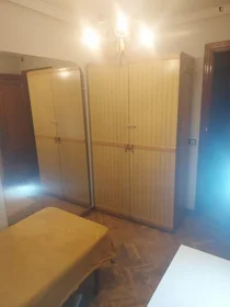 Private room at Calle de la industria, image 2 of 24