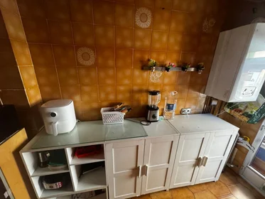 Private room at Calle de la industria, image 20 of 24