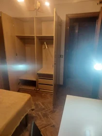 Private room at Calle de la industria, image 3 of 24