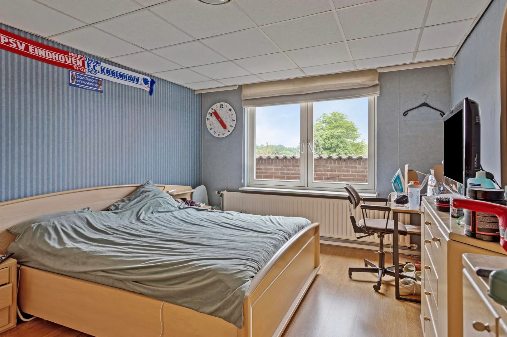 Comfortable and spacious student room in 