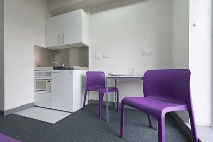 Estudio en residencia en Poulson House, Spark St, Stoke-on-Trent ST4 1AB, United Kingdom      , imagen 2 de 19