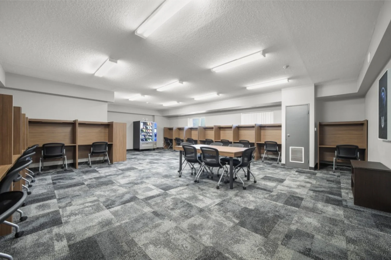 345 King St N, Waterloo, ON N2J 2Z1, Canada
