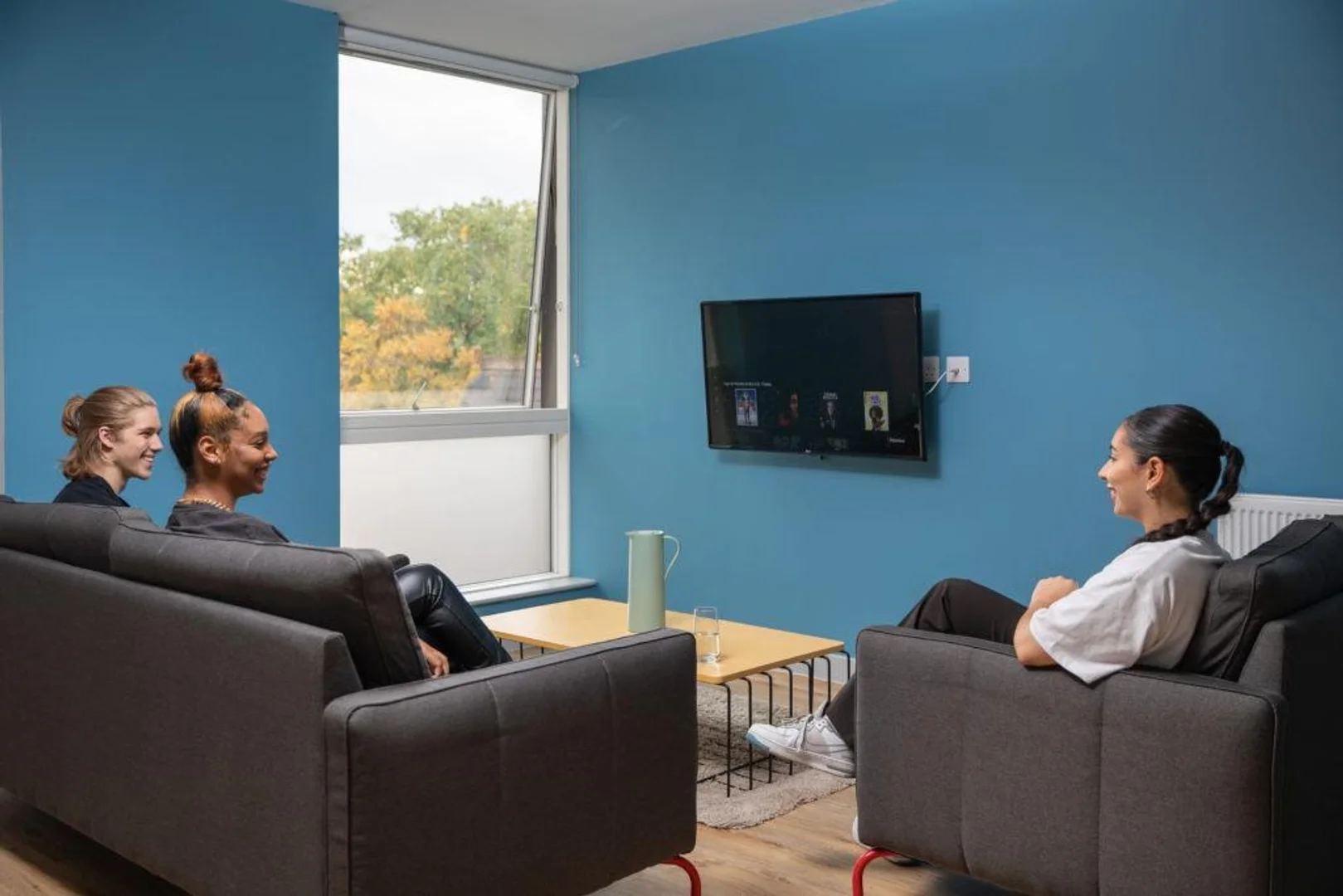 Comfortable and spacious student room in 