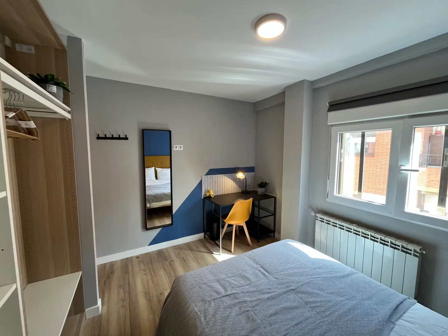 Chambre d'étudiant lumineuse et aérée avec accès facile à l'université dans 
