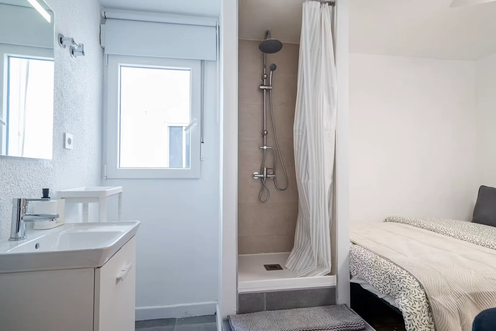 Habitación en apartamento estudiantil en alquiler en , completamente amueblado