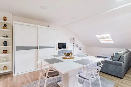 Logement entier à Rua das Forças Armadas 98, image 6 de 19