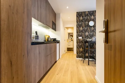 Logement entier à Rua dos Pintores de Vidros 110, image 2 de 42