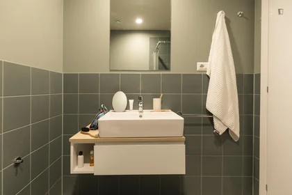 Stanza privata in residence in Via Giovanni Durando, immagine 4 di 49