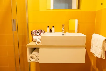 Stanza privata in residence in Via Giovanni Durando, immagine 47 di 49