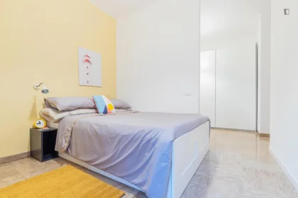 Chambre privée à Via Roberto Schumann, image 1 de 10