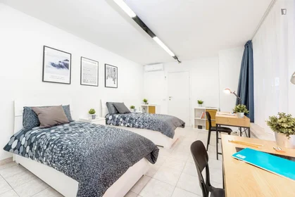 Quarto privado em Via Enrico Toti, imagem 1 de 17