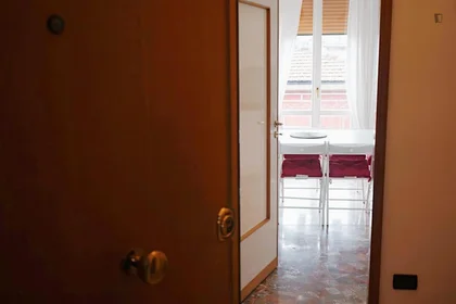 Quarto privado em Via Santa Croce, imagem 12 de 13