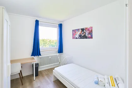 私人房间 在 Kölner Landstr., 10的图像1