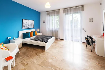 Stanza privata in Via Ferruccio dell'Orto, immagine 1 di 10