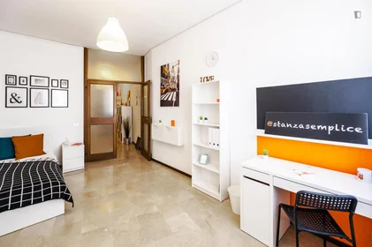 Stanza privata in Via Gianforte Suardi, immagine 4 di 14