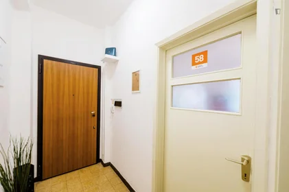Stanza privata in Via Gianforte Suardi, immagine 15 di 17
