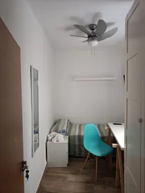Chambre privée à Calle Quesada 17, image 3 de 14