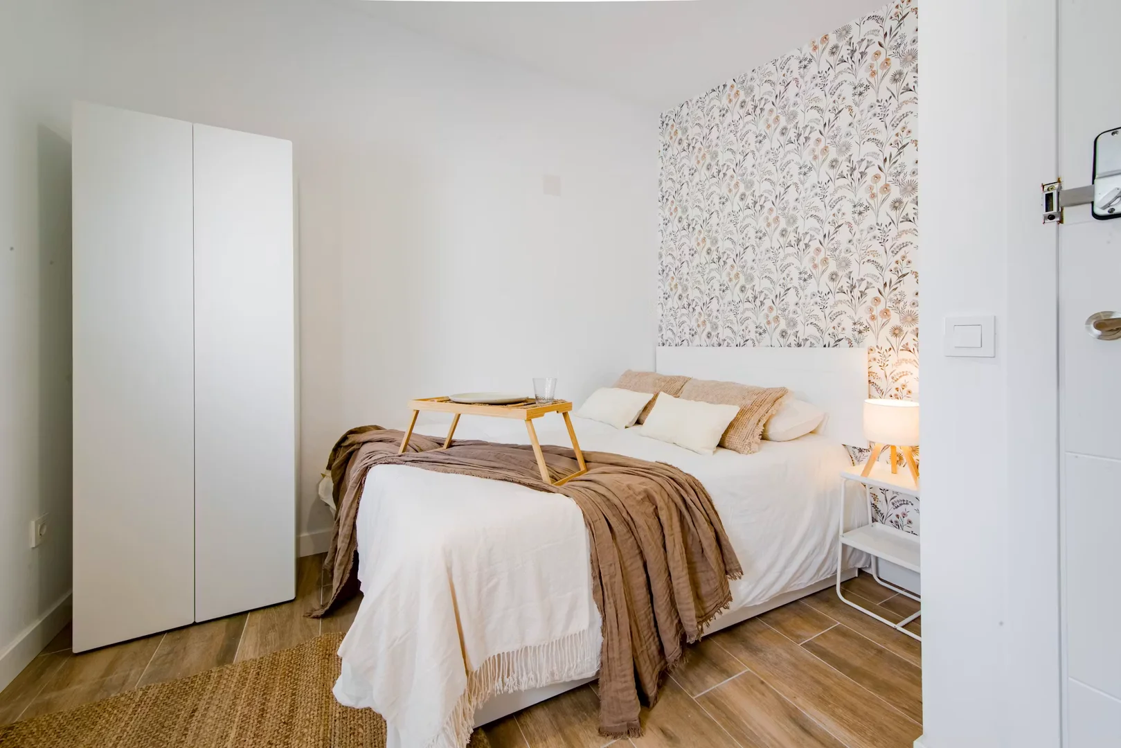 Quarto de estudante económico perto do campus em 