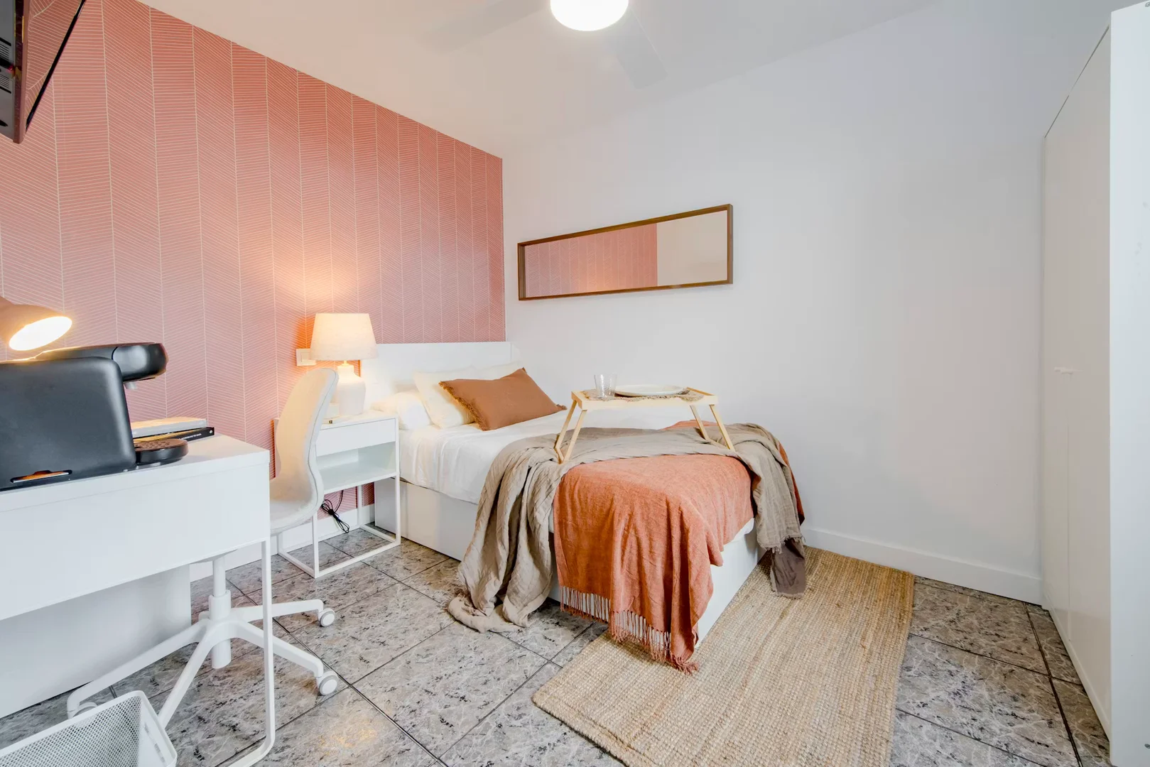 Habitación estudiantil económica cerca del campus en 