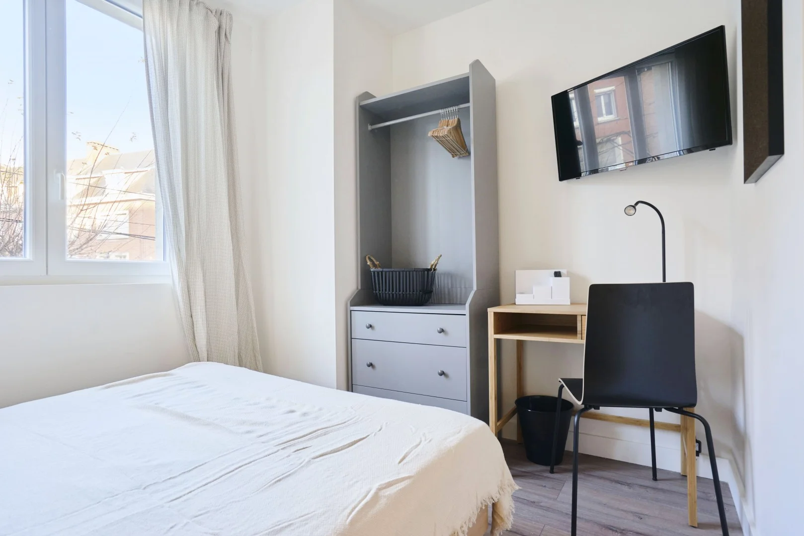 Helles und luftiges Studentenzimmer mit einfachem Zugang zur Universität in 