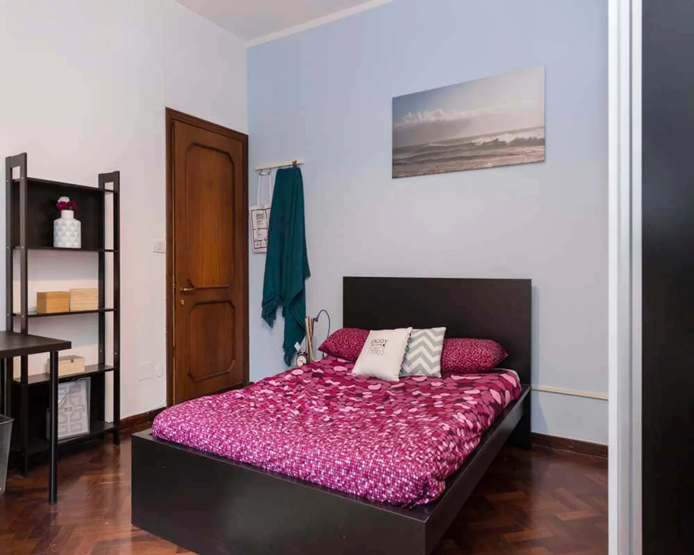 Cozy room for students available in 