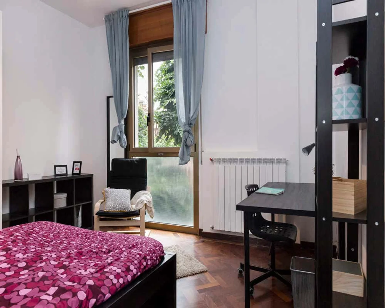 Budget-friendly student room close to campus in 