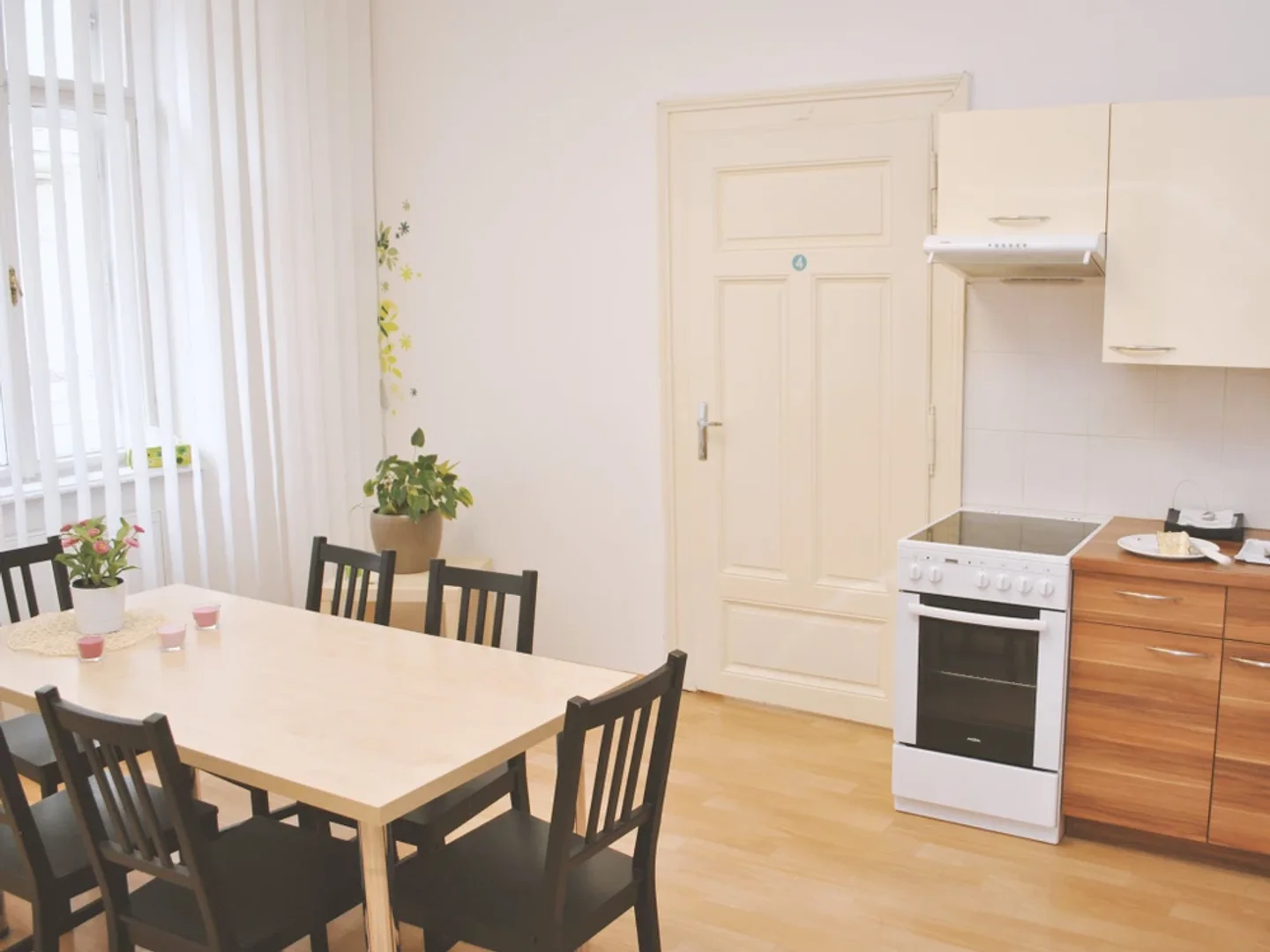 Habitación acogedora para estudiantes disponible en 