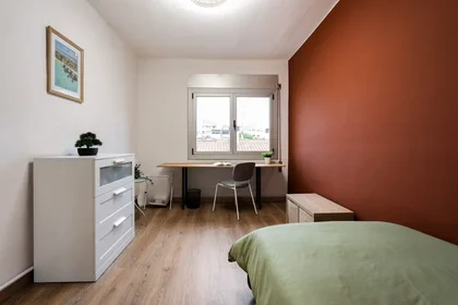 Chambre privée à Carrer de Sardà, , image 2 de 10