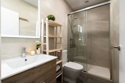 Chambre privée à Carrer de Sardà, , image 8 de 10