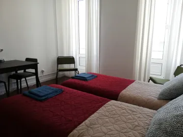 Stanza in affitto in appartamento condiviso a Ponta Delgada