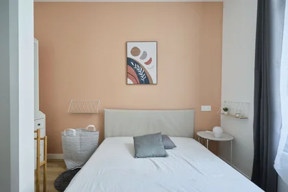 Privatzimmer in der 9 Impasse Miroux, bild 23 von 30