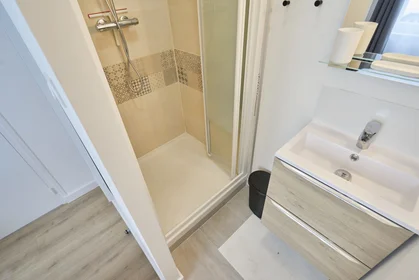 Privatzimmer in der 9 Impasse Miroux, bild 27 von 30
