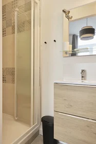 Privatzimmer in der 9 Impasse Miroux, bild 28 von 30
