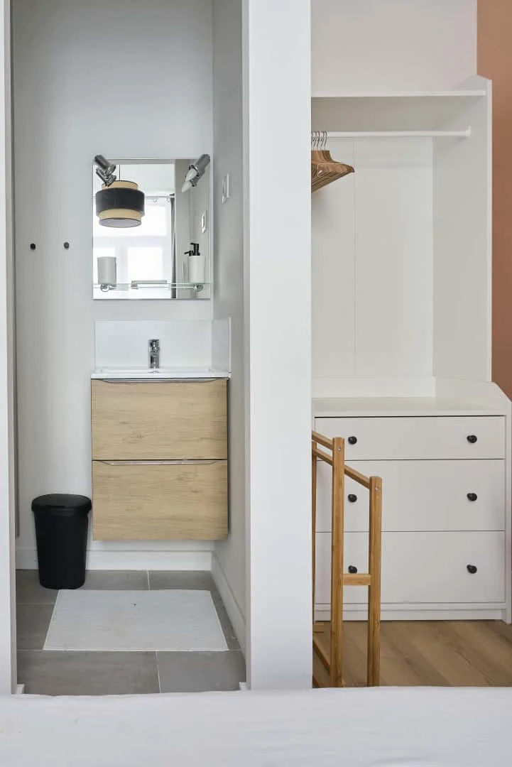 Habitación acogedora para estudiantes disponible en 