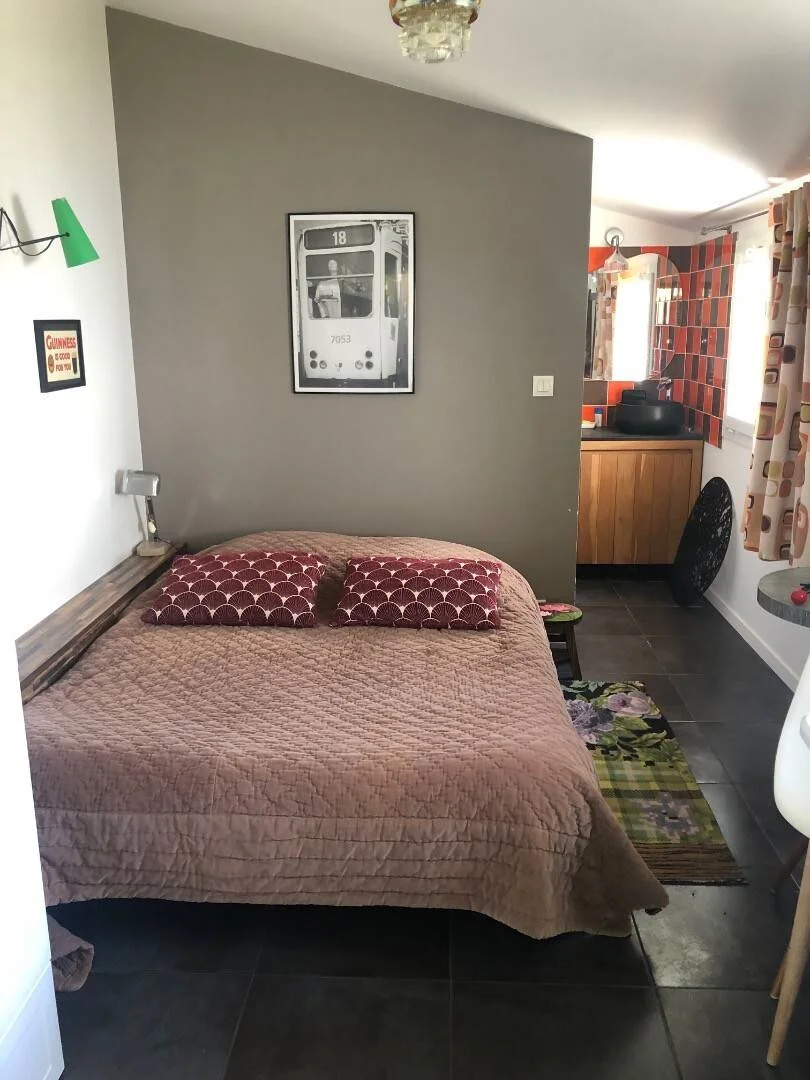 Budget-friendly student room close to campus in 