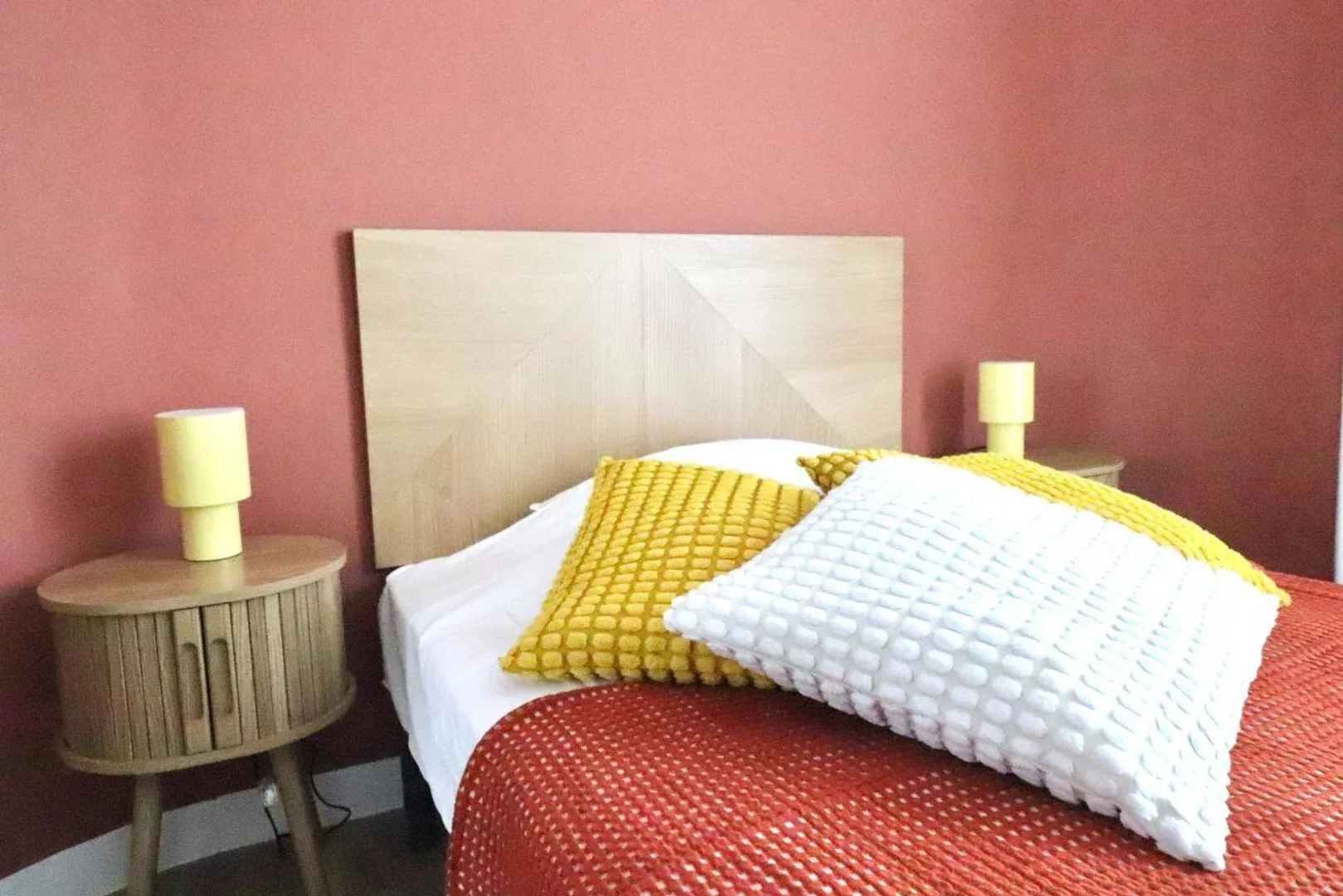 Comfortable and spacious student room in 