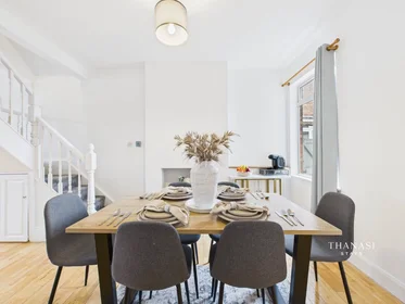Logement entier à Sandhurst Street, Oadby, image 3 de 10
