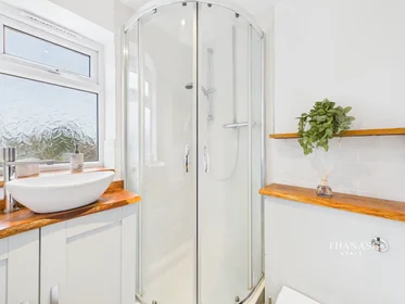 Logement entier à Sandhurst Street, Oadby, image 6 de 10