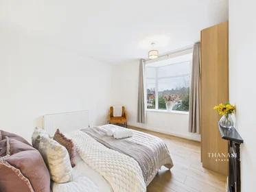 Logement entier à Sandhurst Street, Oadby, image 9 de 10