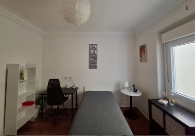 Private room at Rua Professor Sousa da Câmara, image 6 of 24