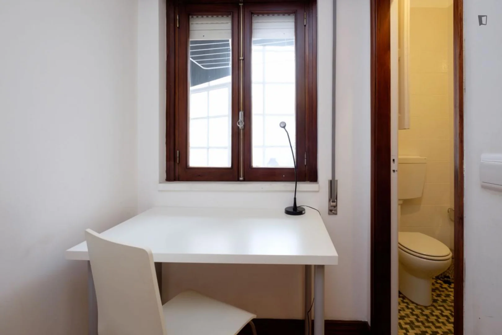 Habitación en apartamento estudiantil en alquiler en , completamente amueblado