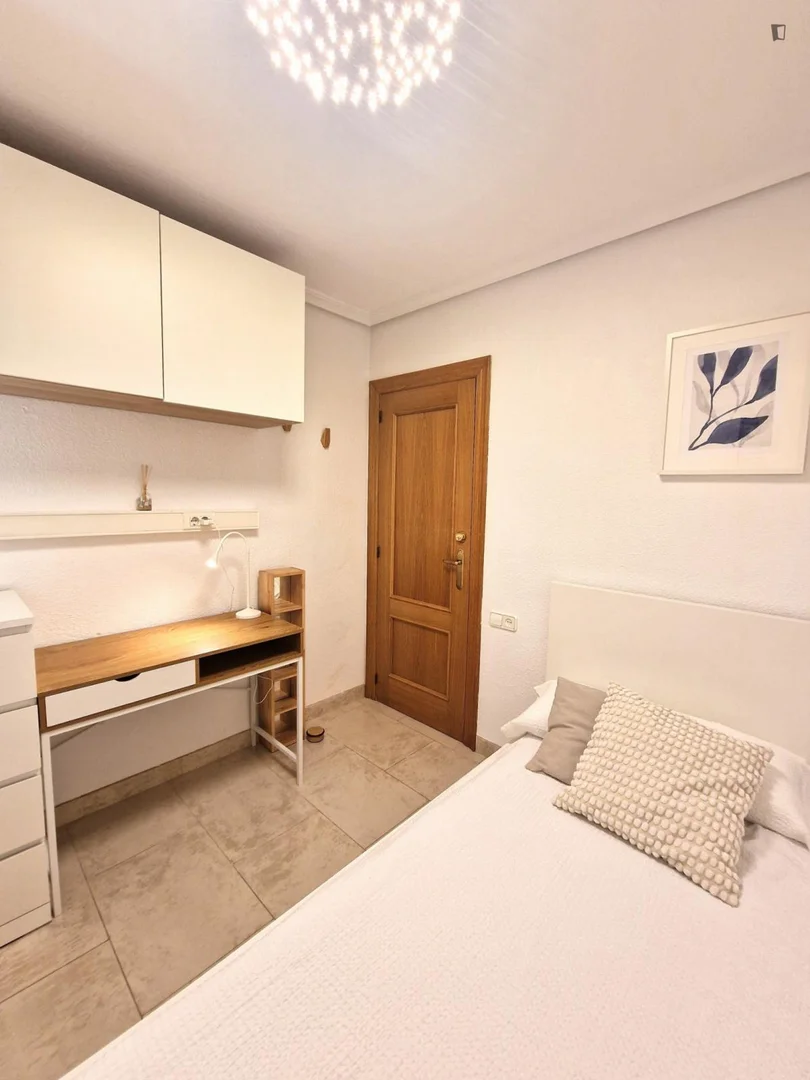 Chambre d'étudiant confortable et spacieuse dans