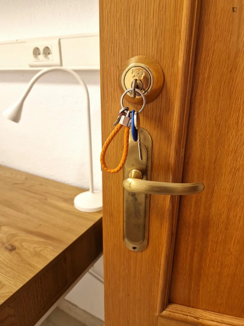 Chambre d'étudiant à avec espace d'étude et installations communes